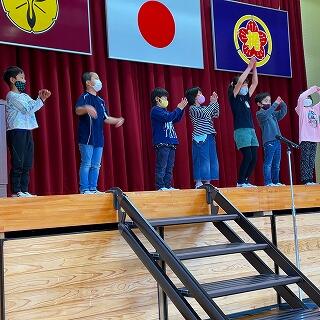 歌も歌いました