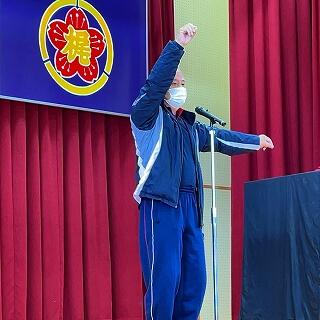 右手は２拍子、左手は３拍子