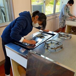 ゴシゴシ磨きます