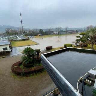 あいにくの雨です