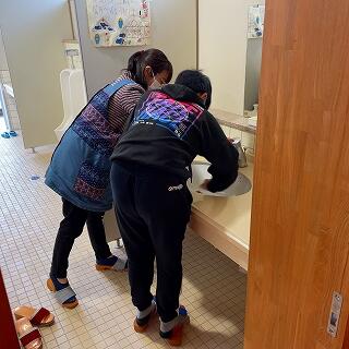 トイレの手洗い場もスッキリ