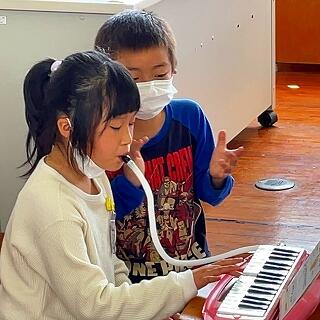 ぼくがリズムをたたいてあげるよ