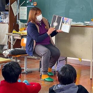 学年に合わせて本を選んでくださいます