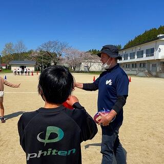 投げてパスはできませんよ