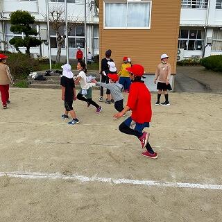 逃がすもんかーっ