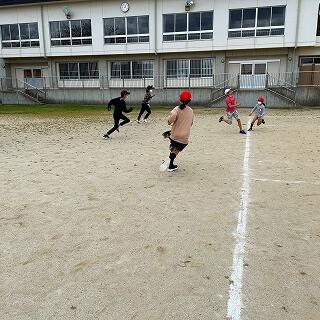 やばーい、囲まれたぁ