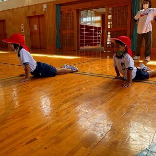 アザラシ歩きー！