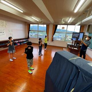 音楽室から配信します