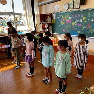 わたしたちが、い、い、一年生です…