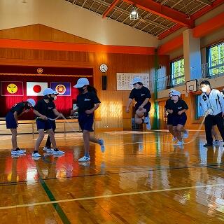 こちらもリズミカルに跳んでいきます