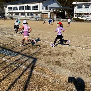 つかまらないぞー！