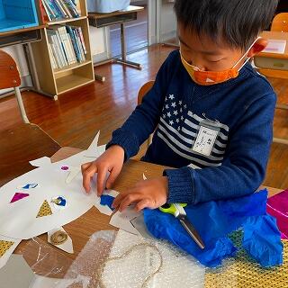 耳にはこの紙をはろう！