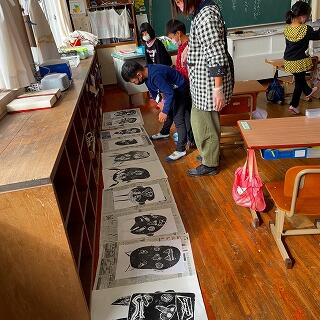 オニがずらっと並んでいます