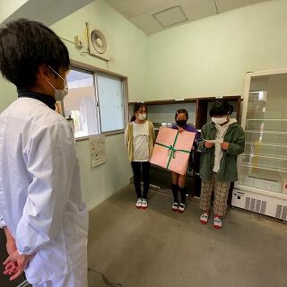 お礼のことばを述べました。