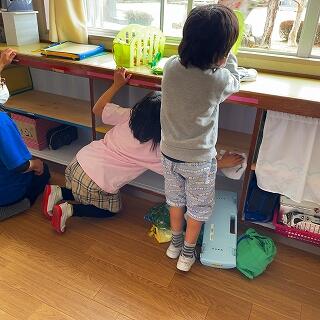 ロッカーもきれいにふきあげよう