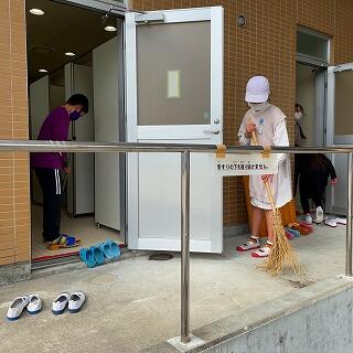 体育館トイレは放課後よく使います。