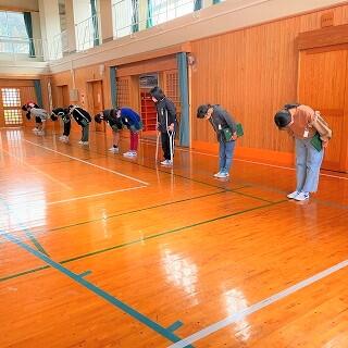 会場に一礼をして退場です