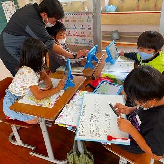 梶山小は地図ではここだよ。