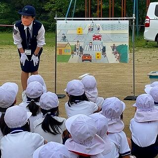 交差点は危険がいっぱいです。