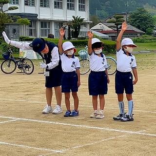 左から車は来ないかな？