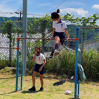 高い鉄棒でもへっちゃらです！