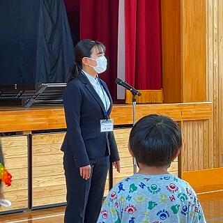 早く顔と名前をおぼえてくださいね