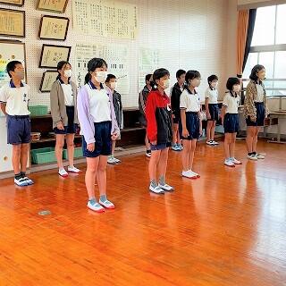 「翼をください」を披露しました