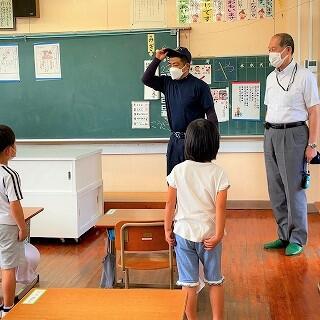 不審者の役割をしますよ