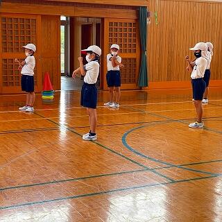 腕を使うからしっかり伸ばしておいてね