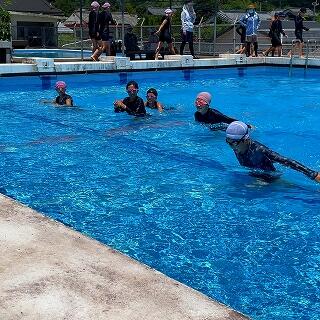 やっぱりプールは気持ちいいねぇ