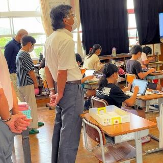 タブレットも使いこなしているね。