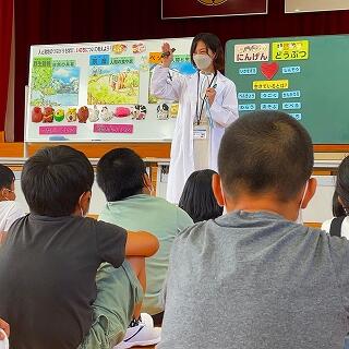 獣医師の先生です