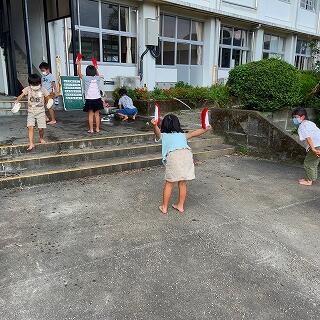 ぴゃっ、ぴゃっと水を切るよ