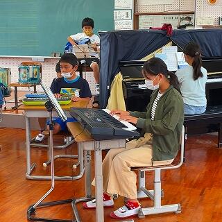 落ち着いて演奏します