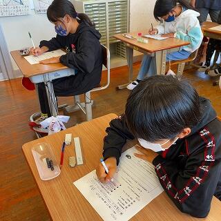 課題に真剣に向き合います。