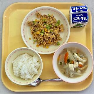 １０月３１日の給食