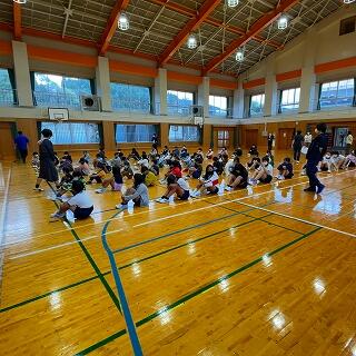 久しぶりに全校がそろう全校朝会です