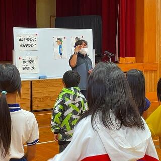 正しい姿勢が楽な姿勢につながります