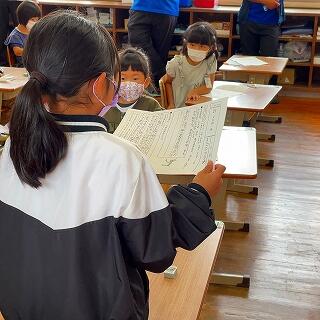 お友だちの発表もよく聞いていますね