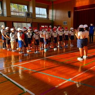体育館で始まりの会です
