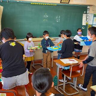 お礼を言って、お返ししましたよ。