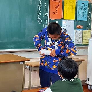 こっちは折れないぞ…