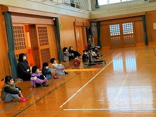 体育館に見学に来ました