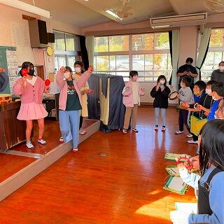 音楽に合わせて楽器を鳴らそう！