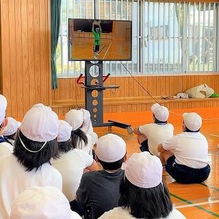 まずは動画で学びます