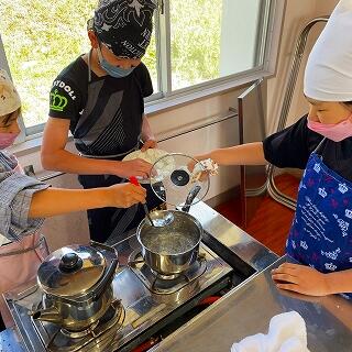 お湯がはねないようにね