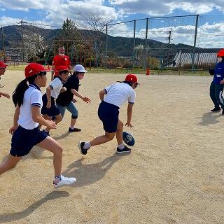 あらあら、ボールがとれない