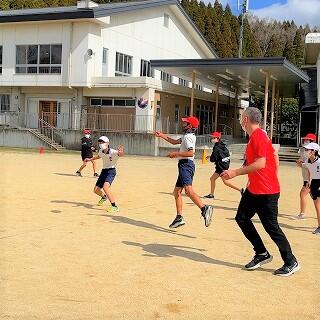 ゴール前まで走ってー！