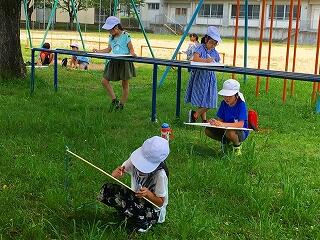 黙々と描きます