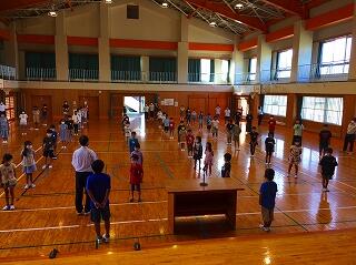 前後左右の間隔をとってね